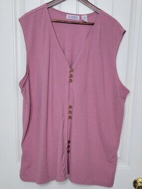 Sleeveless V-Neck Button Front Top in Dusty Pink